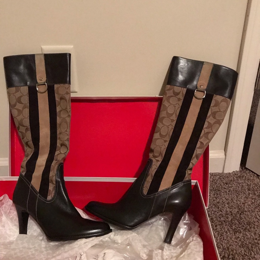 Coach boots size 8.5 and brown.